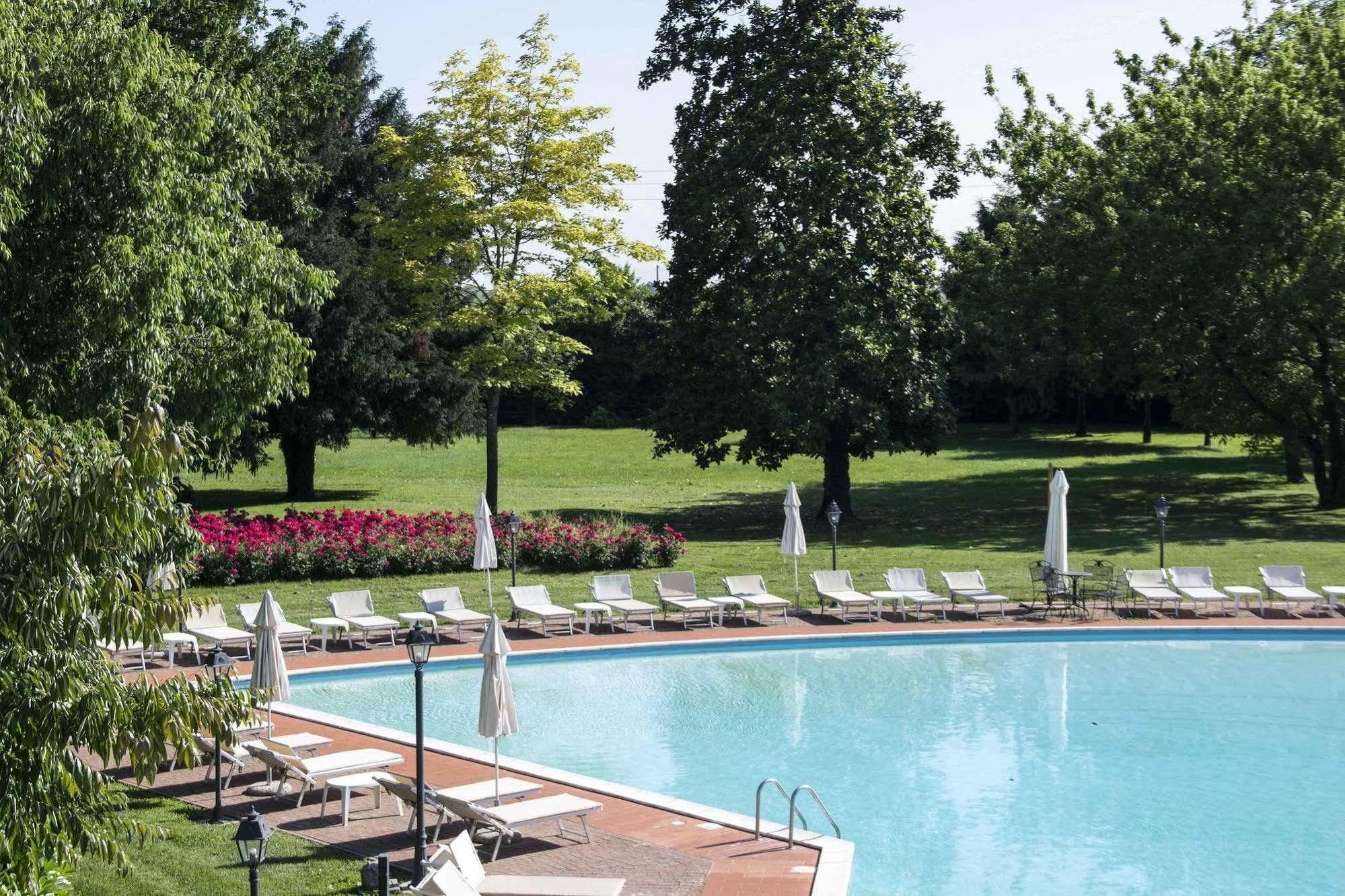 Villa Dei Tigli 920 Liberty Resort Rodigo Exterior foto